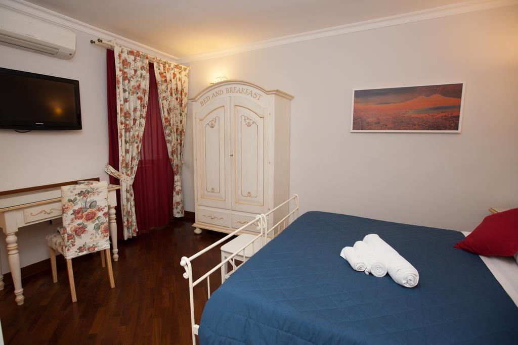 Hotel Ausonia نابولي المظهر الخارجي الصورة