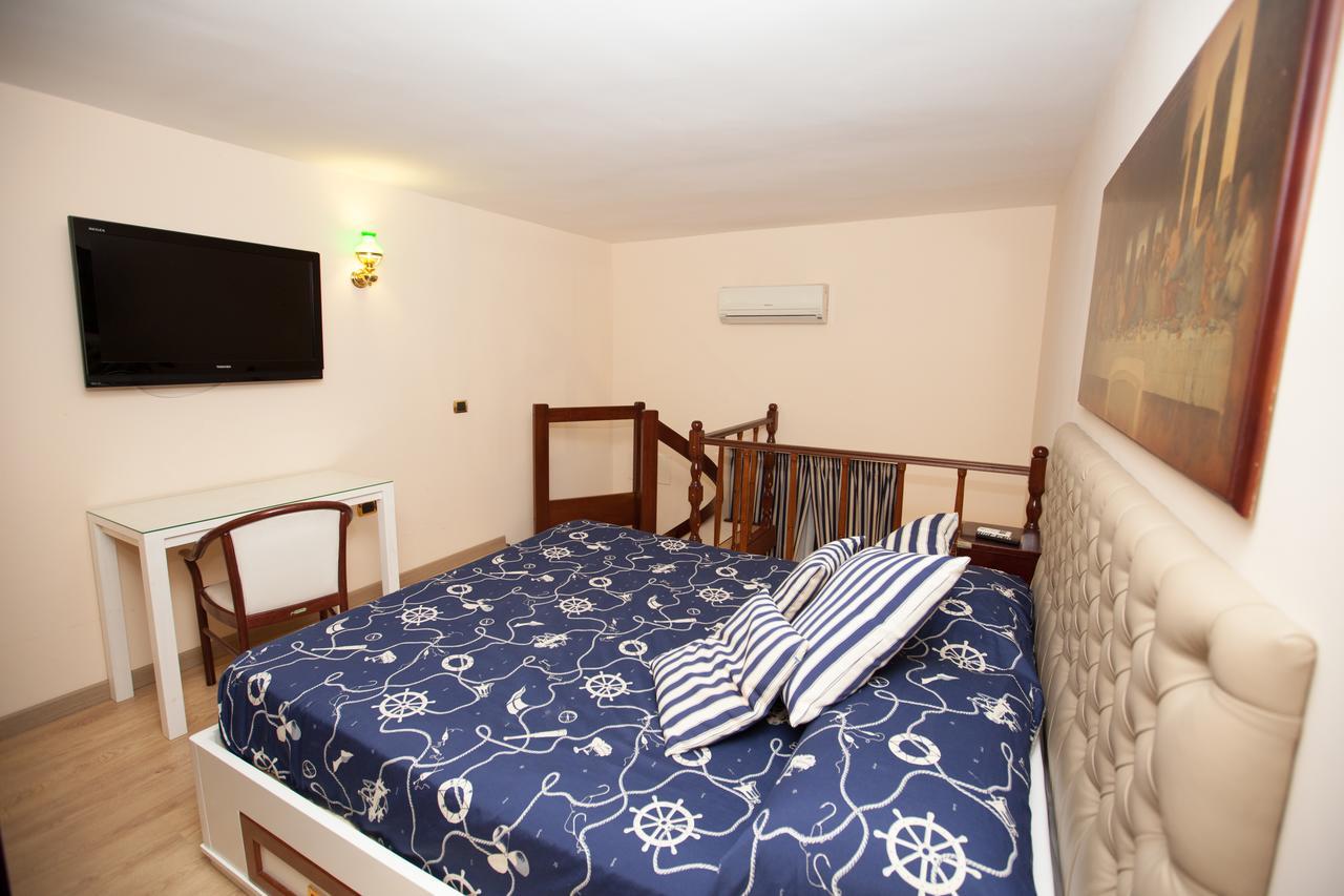 Hotel Ausonia نابولي المظهر الخارجي الصورة