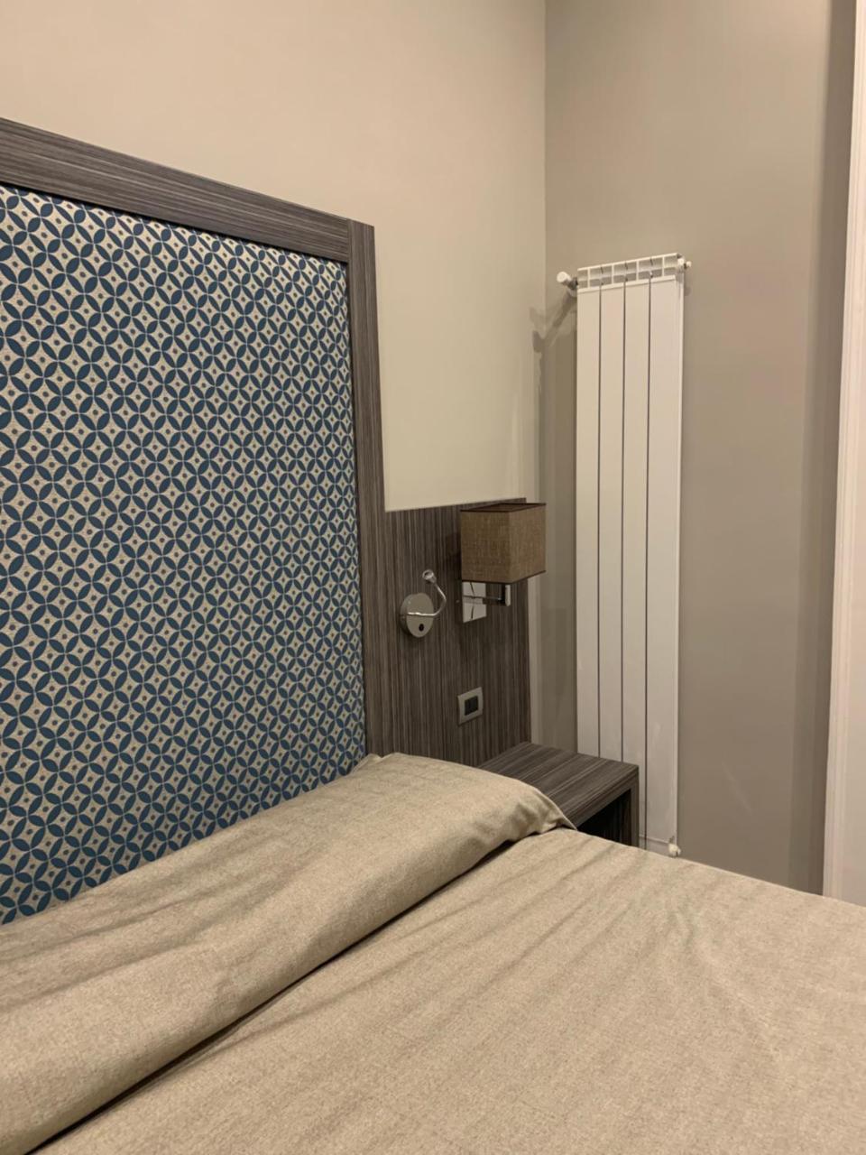 Hotel Ausonia نابولي المظهر الخارجي الصورة