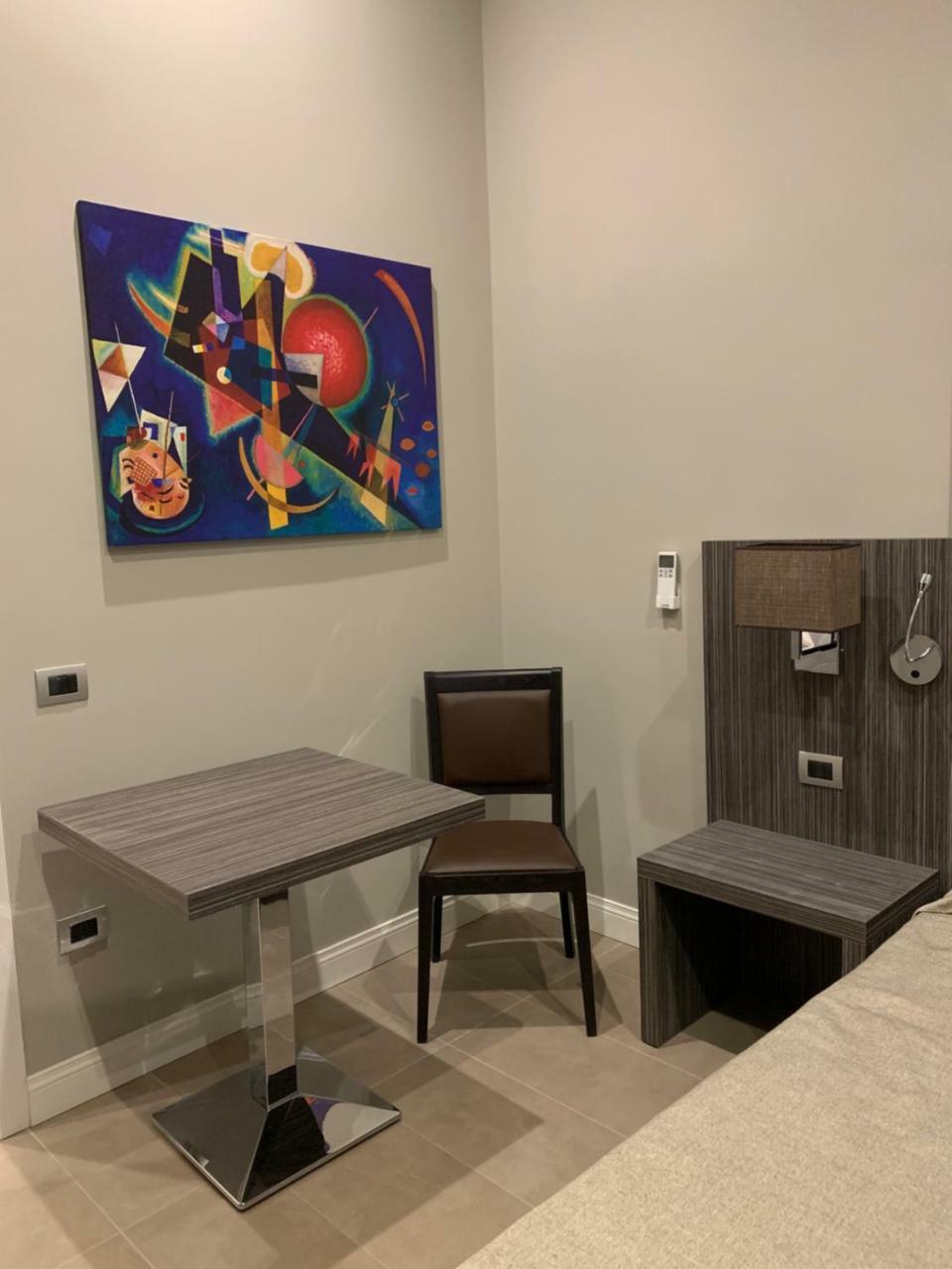 Hotel Ausonia نابولي المظهر الخارجي الصورة