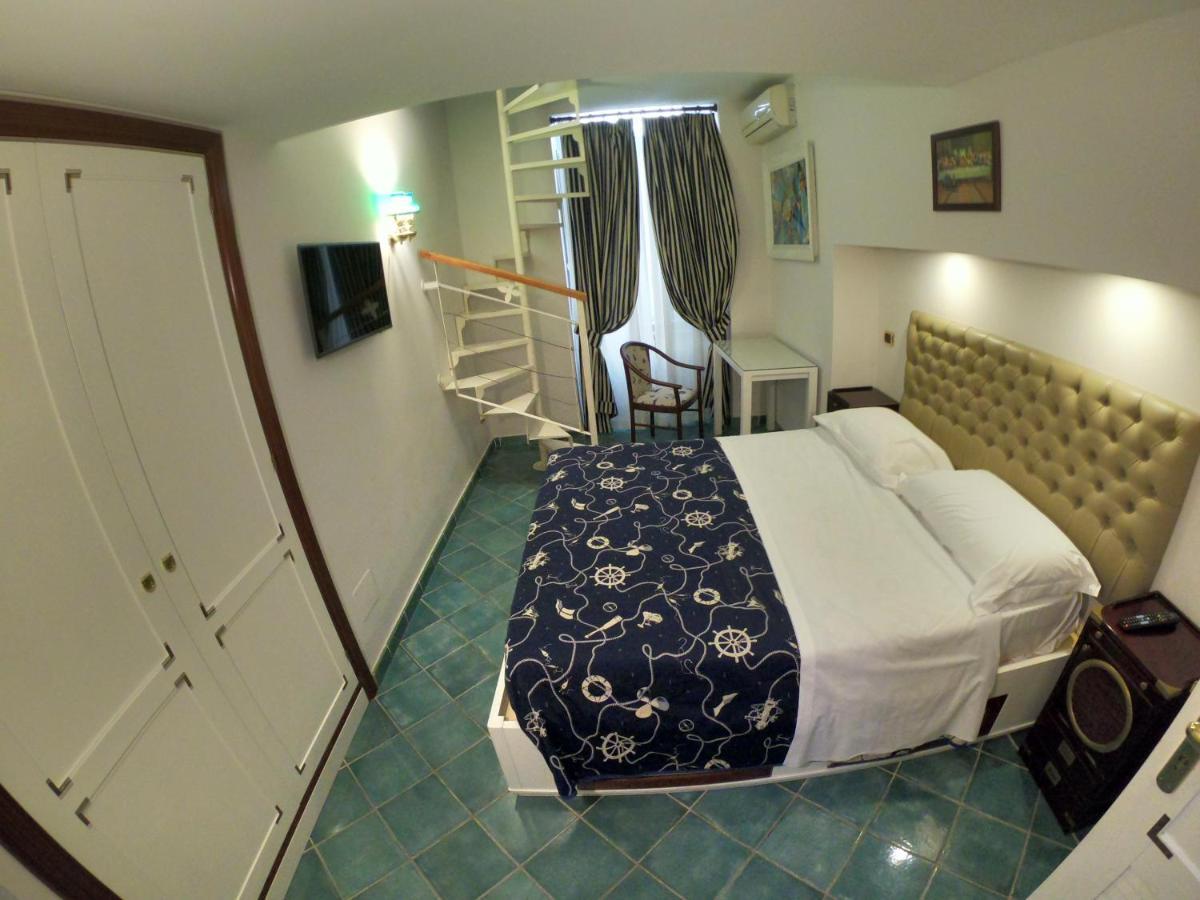 Hotel Ausonia نابولي المظهر الخارجي الصورة