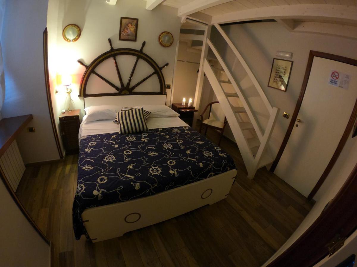 Hotel Ausonia نابولي المظهر الخارجي الصورة